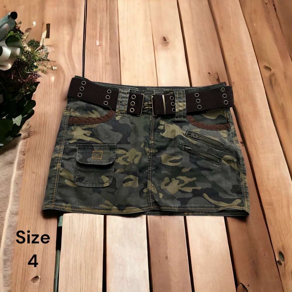 Camp skirt with belt size 4